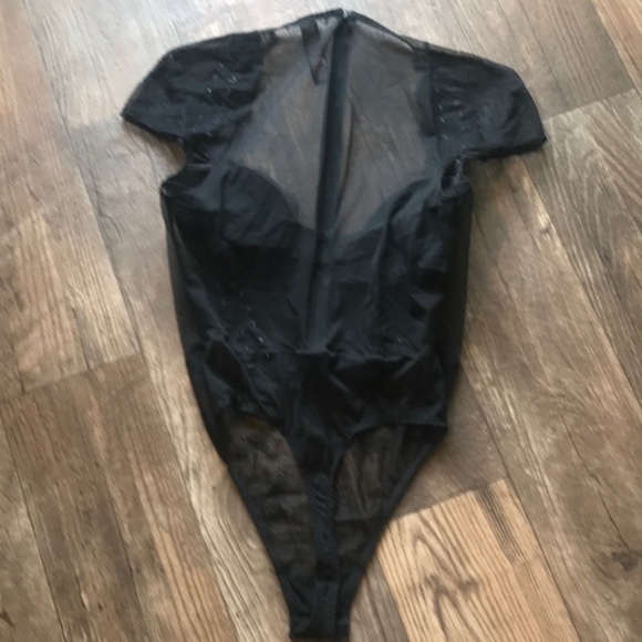 Chantilly Lace Up Cap-sleeve Bodysuit thong teddy - Picture 8 of 8